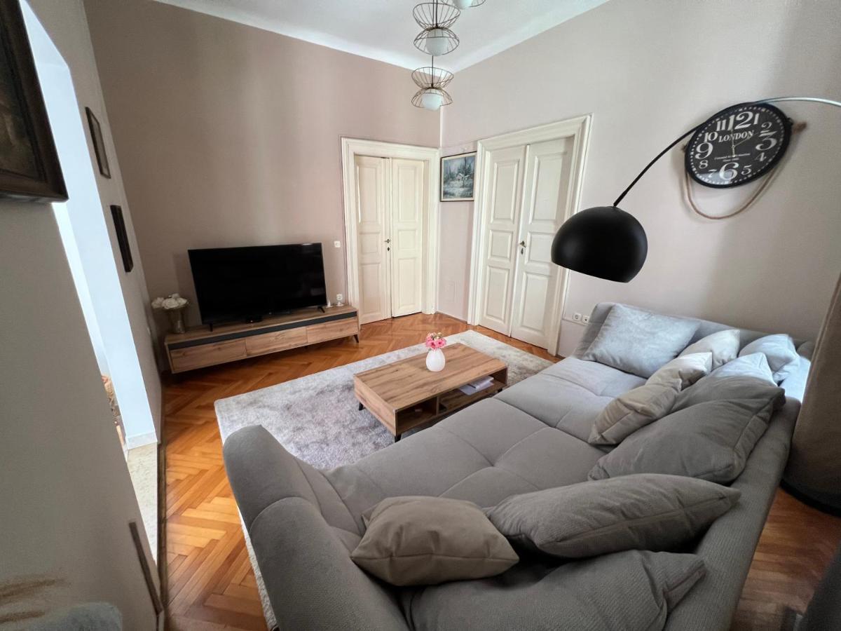 Apartman Sandra Pula Buitenkant foto